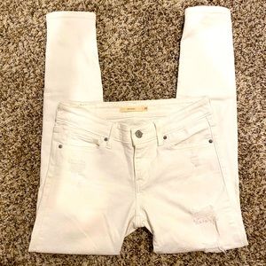 Levi’s distressed skinny jeans